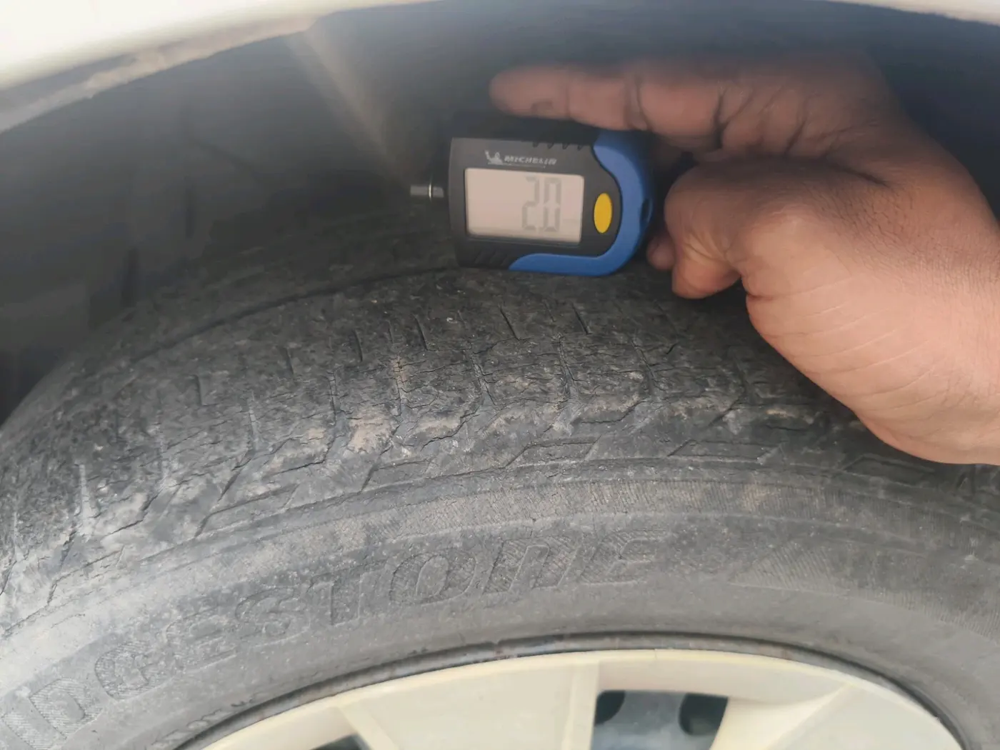 2011 Maruti SX4 VXI, CNG, Manual, 1,77,351 km, tyre