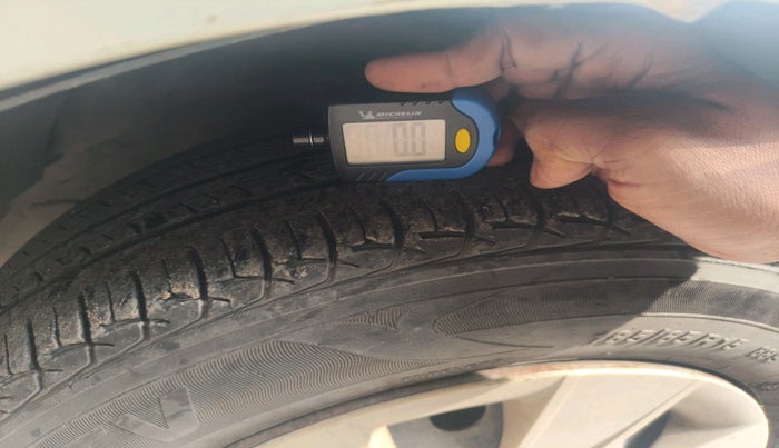 2011 Maruti SX4 VXI, Petrol, Manual, 1,77,351 km, tyre