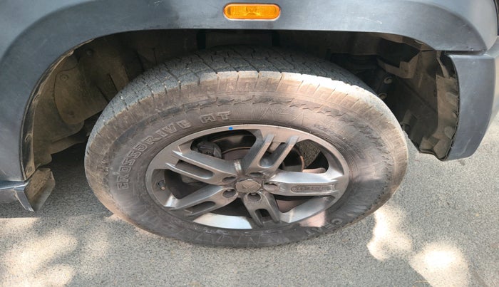 2025 Mahindra Thar LX P 2WD AT HT, Petrol, Automatic, 6,765 km, tyre