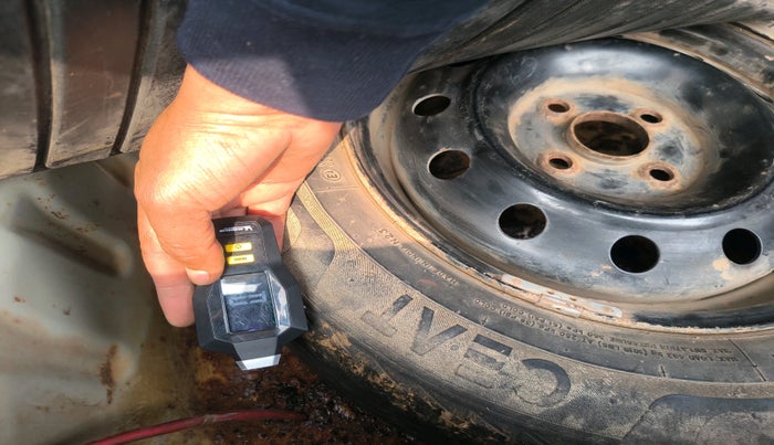 2020 Maruti Dzire VXI, Petrol, Manual, 1,15,739 km, tyre