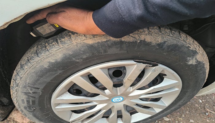 2020 Maruti Dzire VXI, Petrol, Manual, 1,15,739 km, tyre