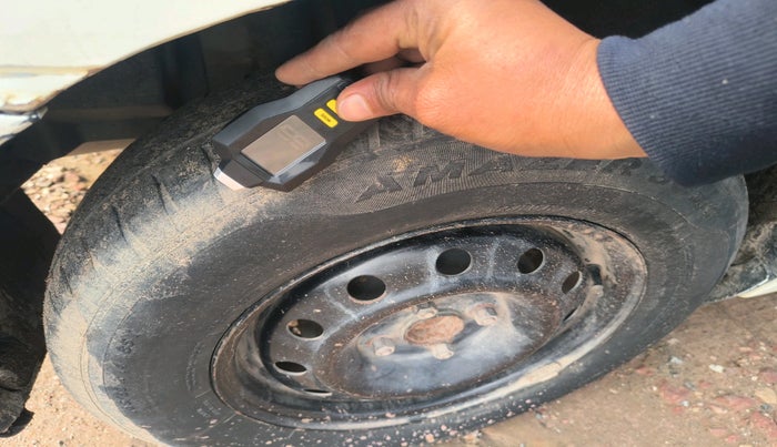 2020 Maruti Dzire VXI, Petrol, Manual, 1,15,739 km, tyre