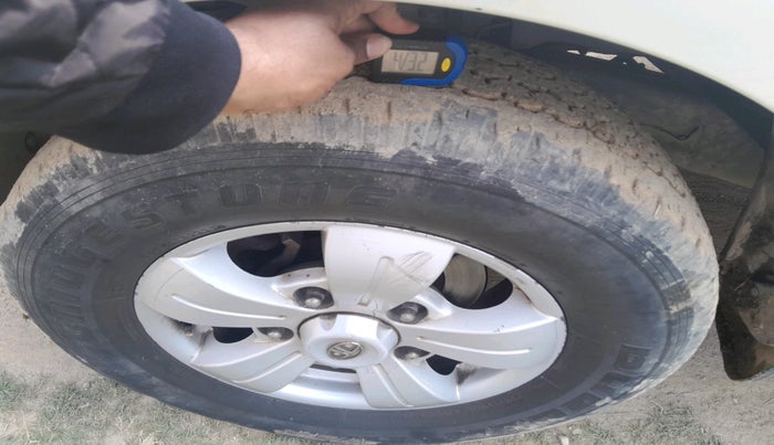 2016 Tata Safari Storme 2.2 VX 4X2, Diesel, Manual, 1,12,572 km, tyre