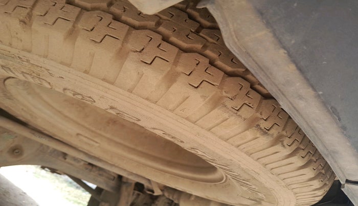 2016 Tata Safari Storme 2.2 VX 4X2, Diesel, Manual, 1,12,572 km, tyre