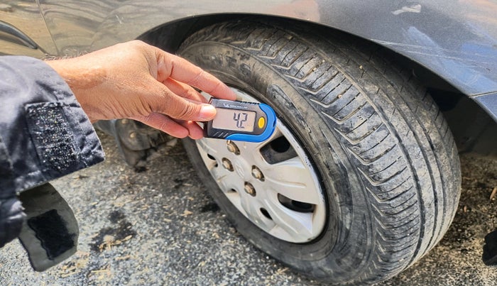 2010 Hyundai i10 SPORTZ 1.2, Petrol, Manual, 1,01,204 km, tyre