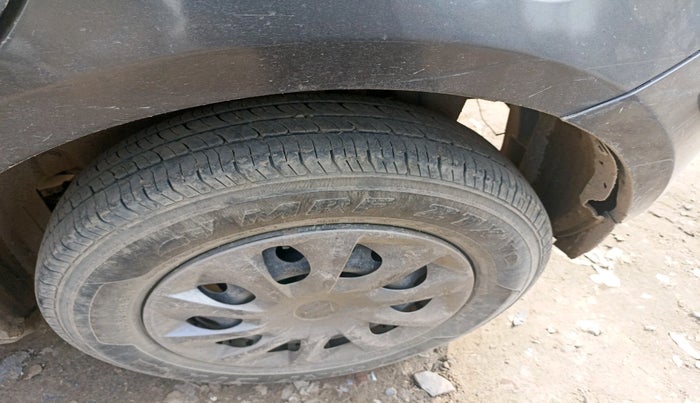 2016 Maruti Swift VDI, Diesel, Manual, 82,148 km, tyre