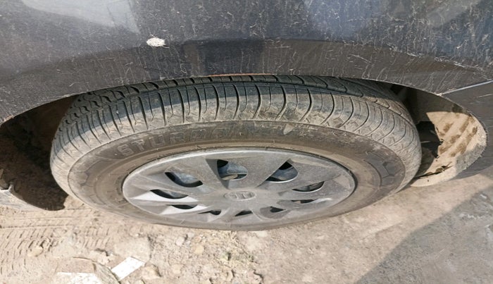 2016 Maruti Swift VDI, Diesel, Manual, 82,148 km, tyre