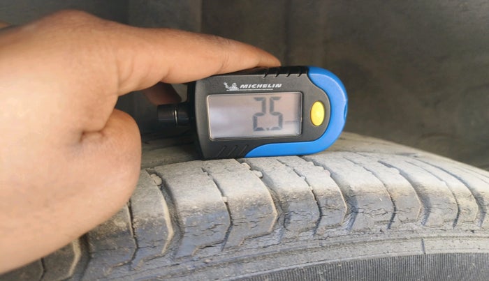 2022 Hyundai NEW I20 ASTA (O) 1.2 MT, Petrol, Manual, 49,289 km, tyre