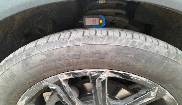 2024 Mahindra XUV700 AX 7 D AT 7 STR, Diesel, Automatic, 28,069 km, tyre