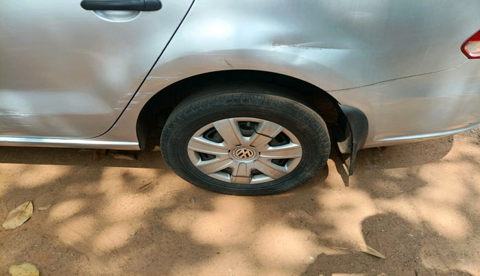 2011 Volkswagen Vento TRENDLINE 1.6, Petrol, Manual, 1,20,208 km, tyre