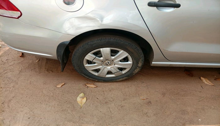 2011 Volkswagen Vento TRENDLINE 1.6, Petrol, Manual, 1,20,208 km, tyre