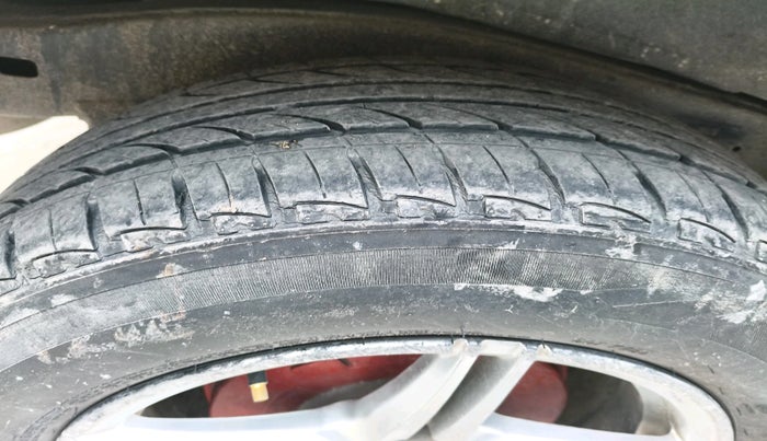 2015 Toyota Innova 2.5 GX 8 STR, Diesel, Manual, 1,08,979 km, tyre