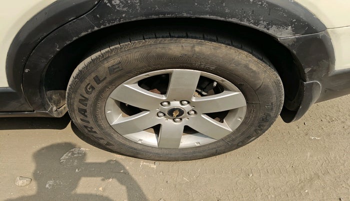 2012 Chevrolet Captiva XTREME, Diesel, Manual, 1,04,591 km, tyre