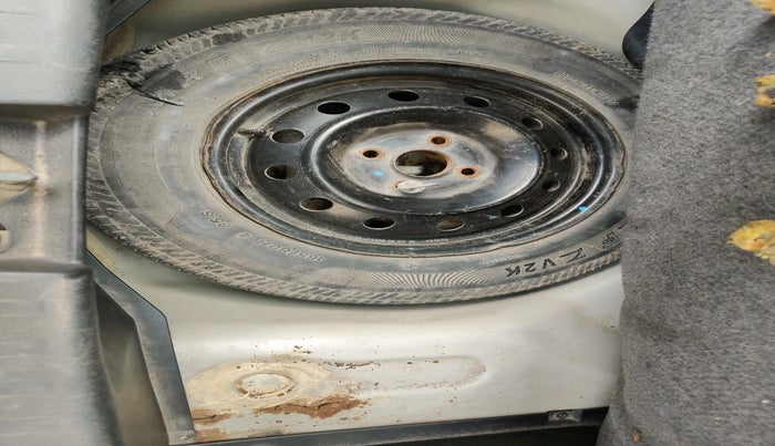 2012 Maruti Swift VXI, Petrol, Manual, 49,094 km, tyre