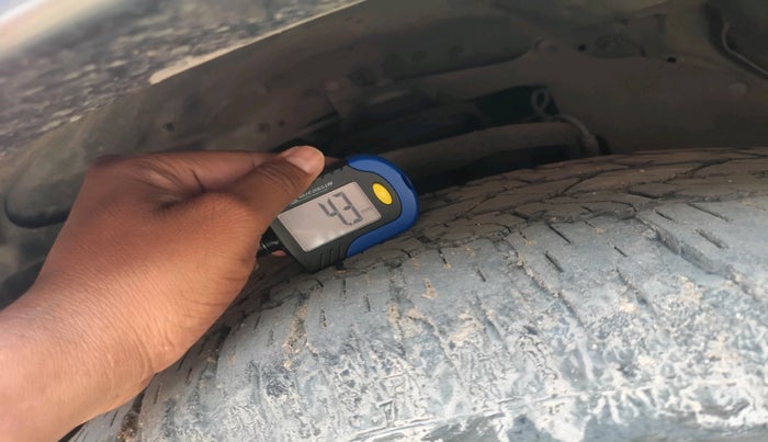 2015 Toyota Fortuner 3.0 4X4 MT, Diesel, Manual, 1,24,481 km, tyre