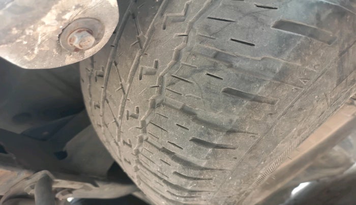 2015 Toyota Fortuner 3.0 4X4 MT, Diesel, Manual, 1,24,481 km, tyre