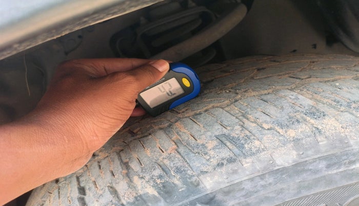 2015 Toyota Fortuner 3.0 4X4 MT, Diesel, Manual, 1,24,481 km, tyre