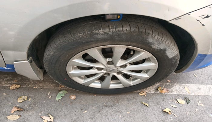 2013 Maruti Ertiga ZDI, Diesel, Manual, 1,29,711 km, tyre