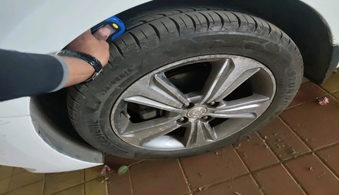 2017 Hyundai Verna 1.6 CRDI SX + AT, Diesel, Automatic, 1,59,689 km, tyre