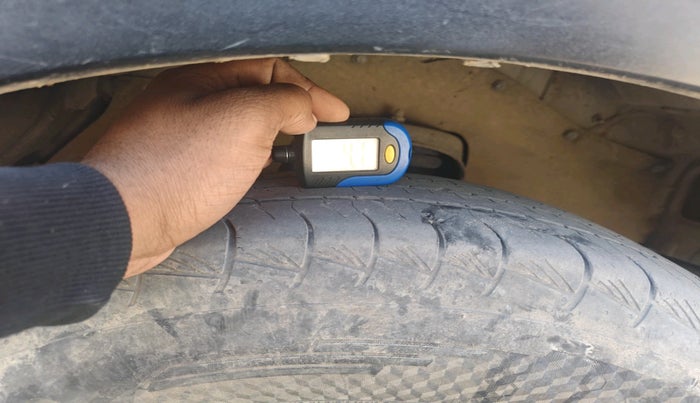 2016 Mahindra NUVOSPORT N8, Diesel, Manual, 1,64,181 km, tyre