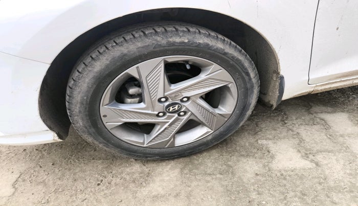 2021 Hyundai Verna SX 1.5 VTVT, Petrol, Manual, 22,236 km, tyre