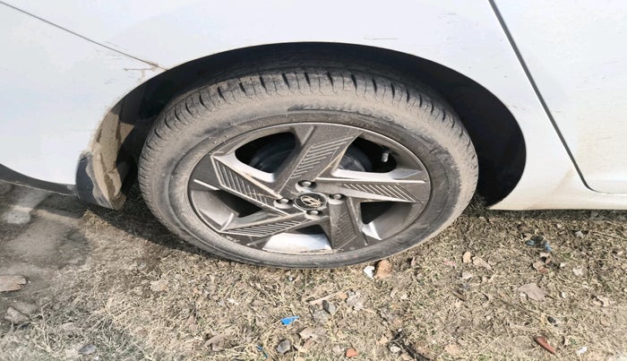 2021 Hyundai Verna SX 1.5 VTVT, Petrol, Manual, 22,236 km, tyre