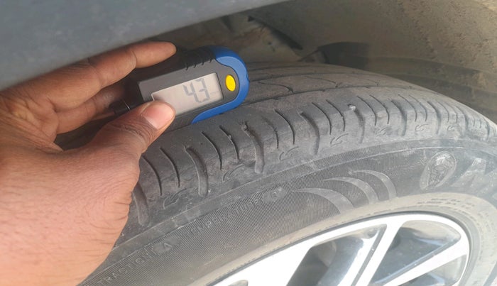 2024 Mahindra XUV 3XO AX5 1.5 Turbo Diesel, Diesel, Manual, 22,514 km, tyre