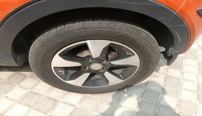 2018 Tata NEXON XZA PLUS PETROL, Petrol, Automatic, 1,44,498 km, tyre