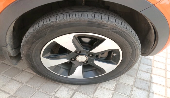 2018 Tata NEXON XZA PLUS PETROL, Petrol, Automatic, 1,44,498 km, tyre