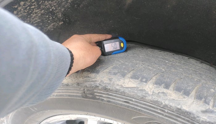 2018 Ford Endeavour TITANIUM 3.2 4X4 AT, Diesel, Automatic, 1,68,060 km, tyre