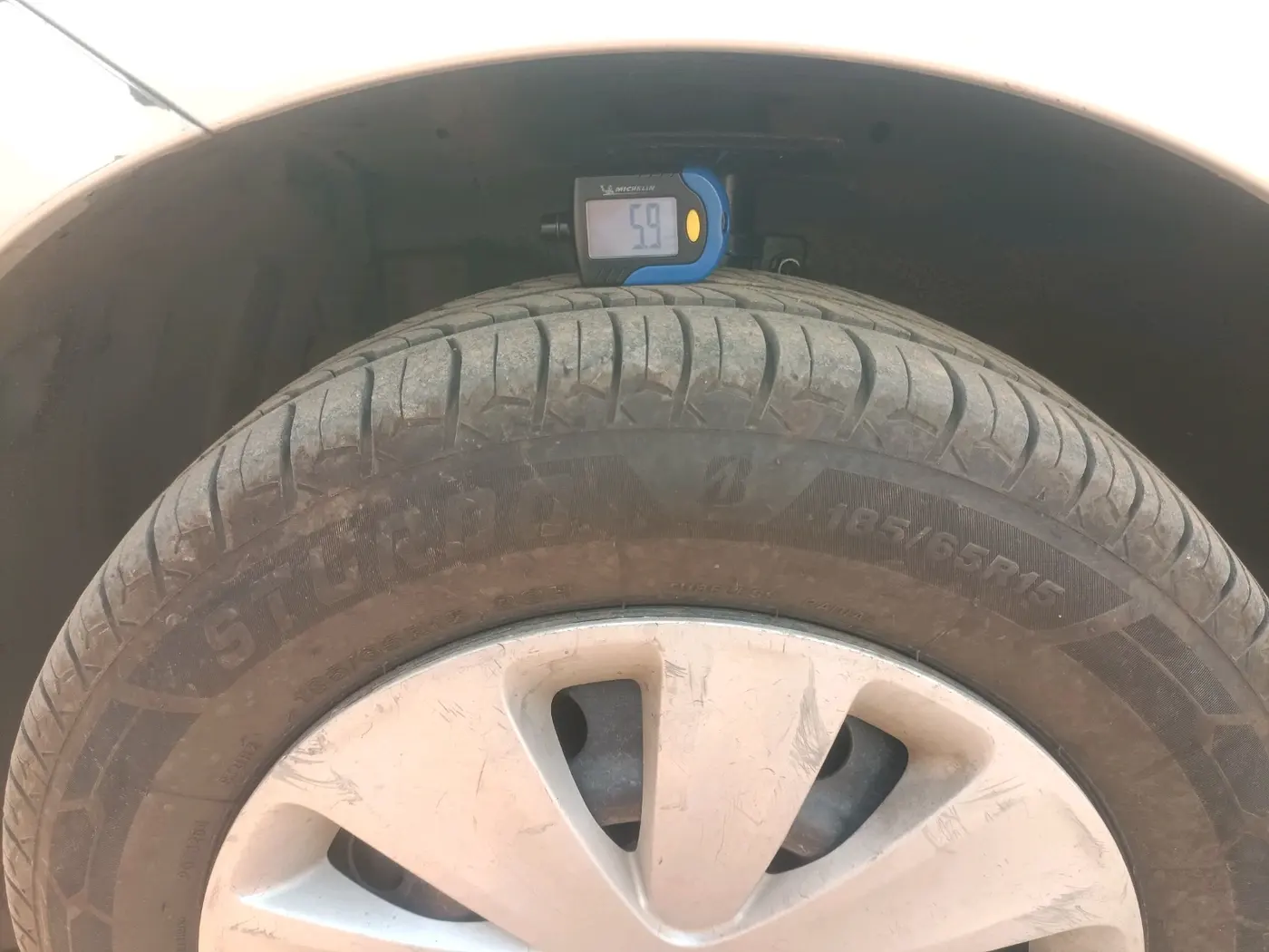 2017 Maruti Ertiga VXI, Petrol, Manual, 72,768 km, tyre