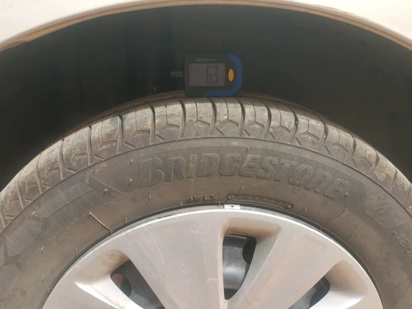 2017 Maruti Ertiga VXI, Petrol, Manual, 72,768 km, tyre