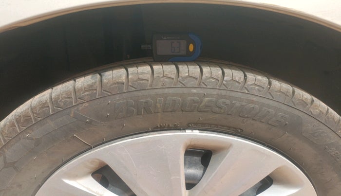 2017 Maruti Ertiga VXI, Petrol, Manual, 72,768 km, tyre