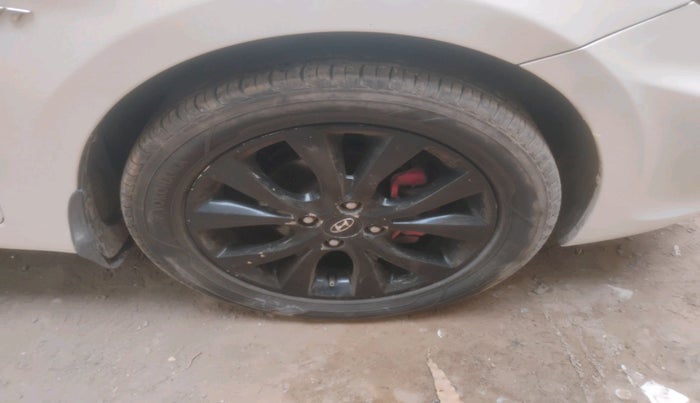 2014 Hyundai Verna FLUIDIC 1.6 VTVT SX, Petrol, Manual, 69,234 km, tyre