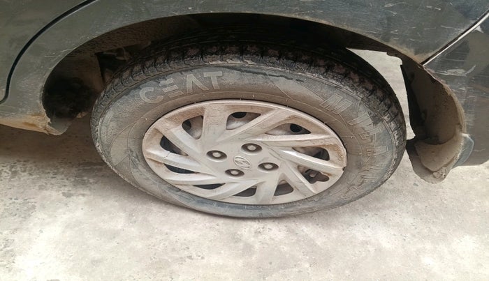 2020 Hyundai NEW SANTRO SPORTZ EXECUTIVE MT CNG, Petrol, Manual, 1,39,977 km, tyre