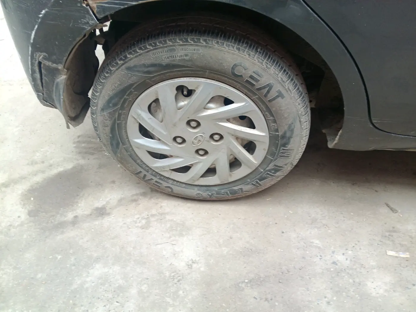 2020 Hyundai NEW SANTRO SPORTZ EXECUTIVE MT CNG, CNG, Manual, 1,39,977 km, tyre