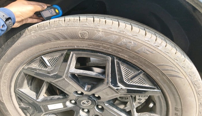 2023 Tata Harrier FEARLESS PLUS DARK EDITION, Diesel, Manual, 4,146 km, tyre