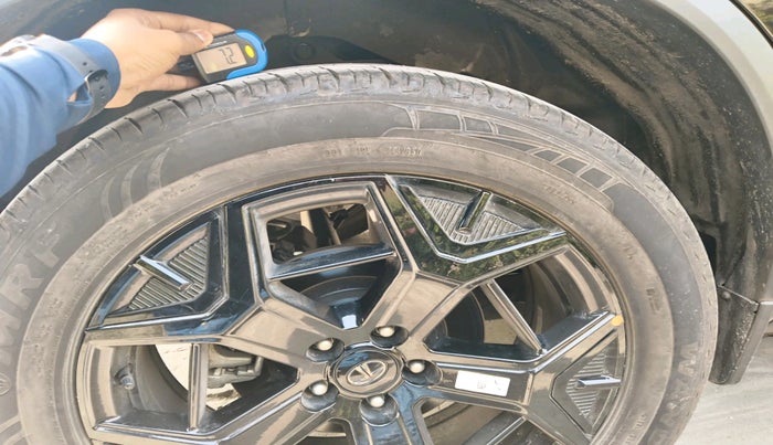 2023 Tata Harrier FEARLESS PLUS DARK EDITION, Diesel, Manual, 4,146 km, tyre