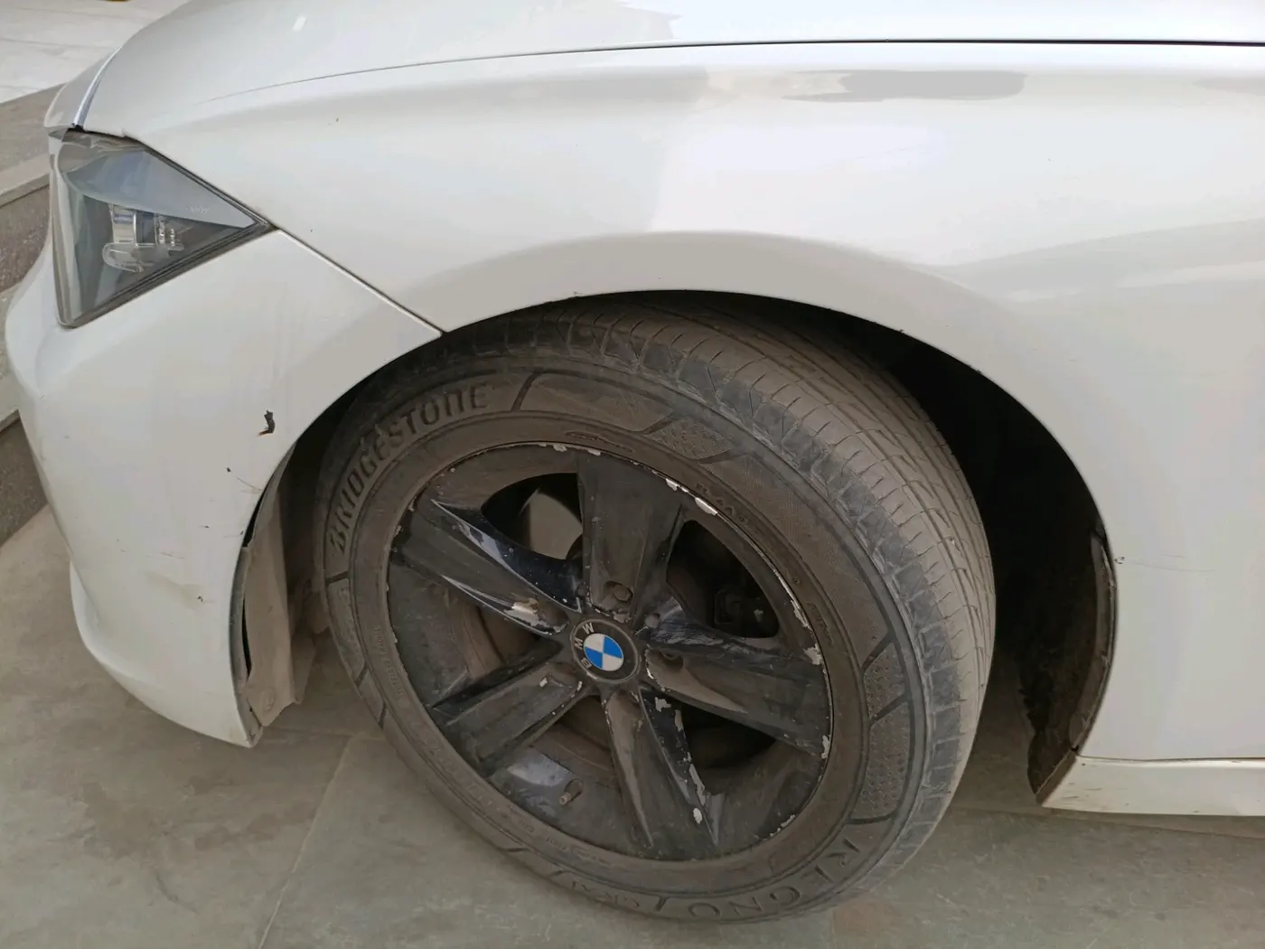 2012 BMW 3 Series 320d, Diesel, Automatic, 1,47,305 km, tyre