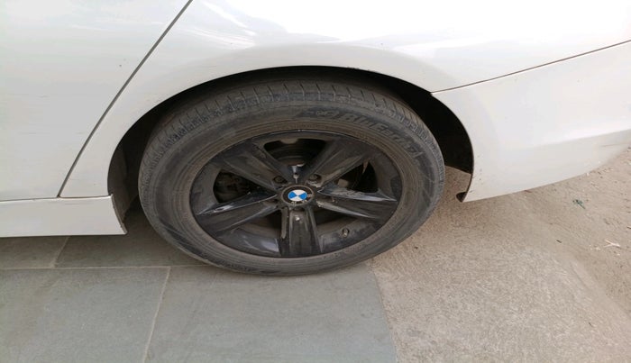 2012 BMW 3 Series 320d, Diesel, Automatic, 1,47,305 km, tyre