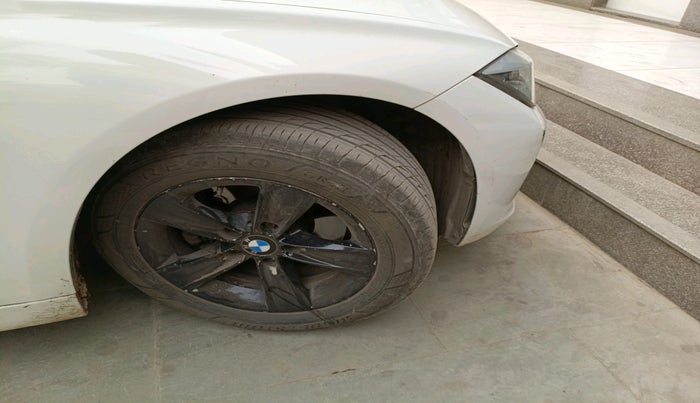 2012 BMW 3 Series 320d, Diesel, Automatic, 1,47,305 km, tyre