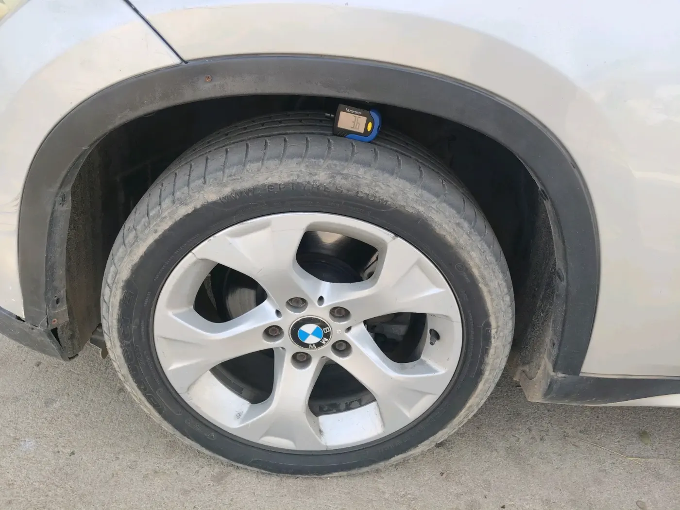 2011 BMW X1 SDRIVE 18I, Petrol, Automatic, 1,18,111 km, tyre