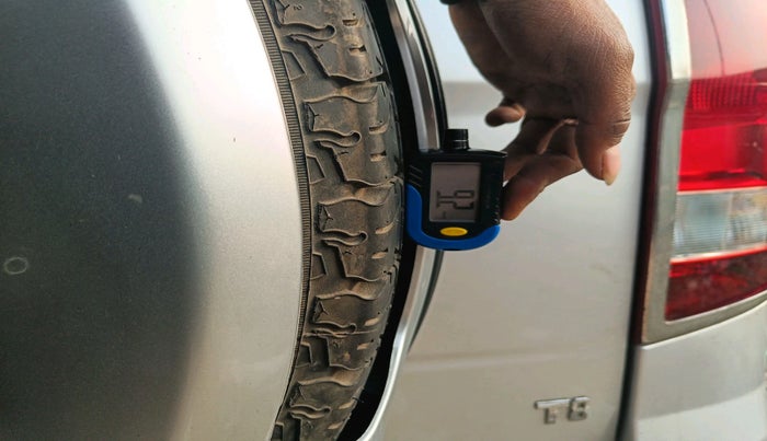 2016 Mahindra TUV300 T8, Diesel, Manual, 57,199 km, tyre