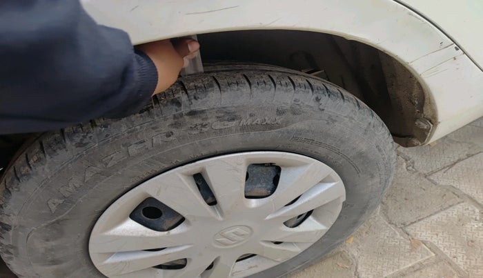 2015 Maruti Swift Dzire LXI, Petrol, Manual, 2,71,280 km, tyre