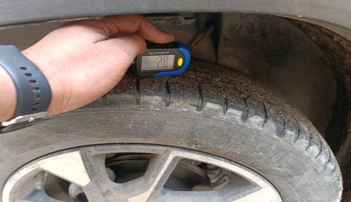 2022 Tata PUNCH ACCOMPLISHED AMT, Petrol, Automatic, 70,029 km, tyre