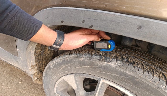 2022 Tata PUNCH ACCOMPLISHED AMT, Petrol, Automatic, 70,029 km, tyre