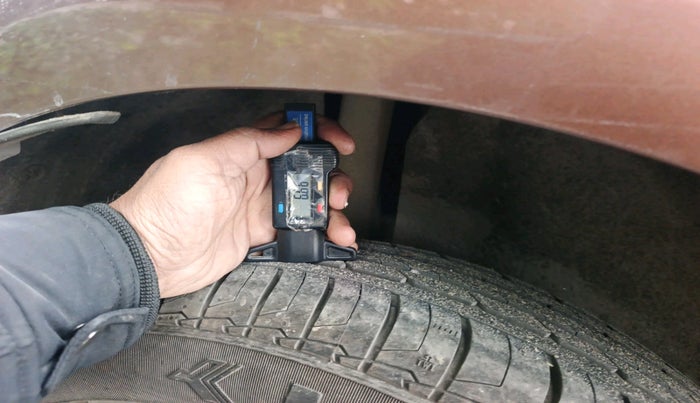 2017 Ford Ecosport AMBIENTE 1.5L PETROL, Petrol, Manual, 1,09,852 km, tyre