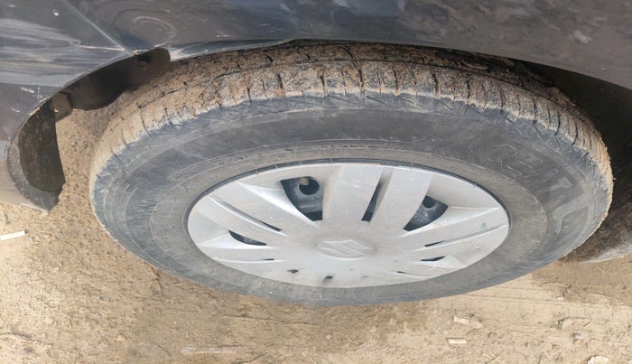 2022 Maruti Alto LXI OPT CNG, Petrol, Manual, 62,729 km, tyre