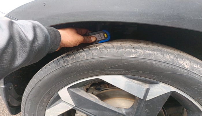 2022 Hyundai ALCAZAR PLATINUM(O) 7STR 2.0 AT, Petrol, Automatic, 89,036 km, tyre