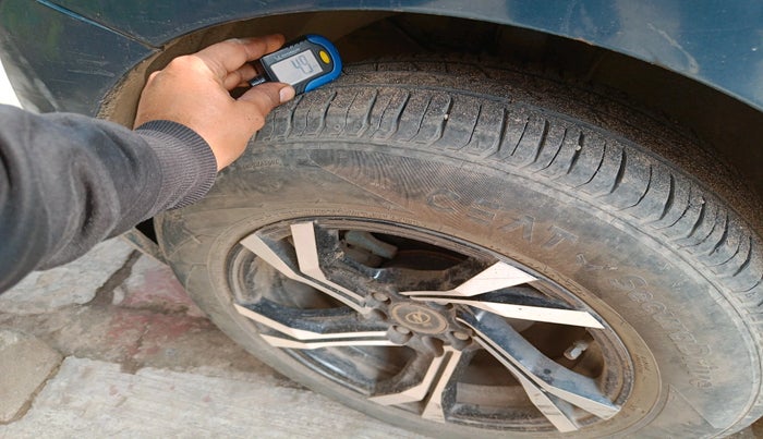 2016 Maruti Baleno DELTA PETROL 1.2, Petrol, Manual, 1,36,857 km, tyre